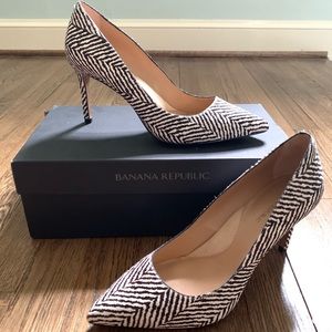 NWB Banana Republic Madison Roun Calf hair Pumps